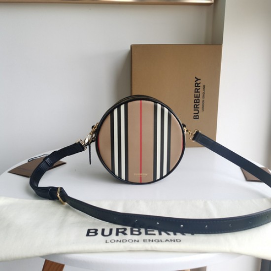 Burberry D886380