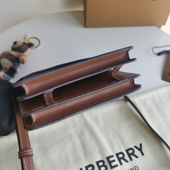 Burberry D886550