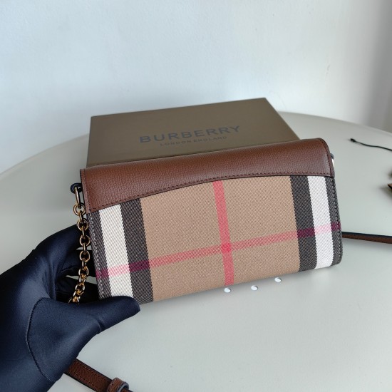 Burberry D886360