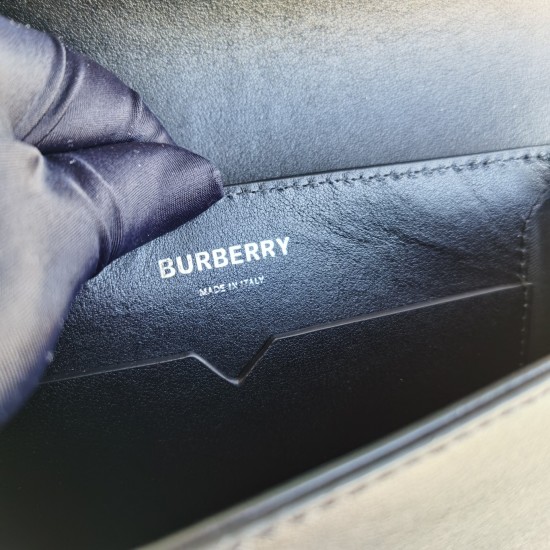 Burberry D886480