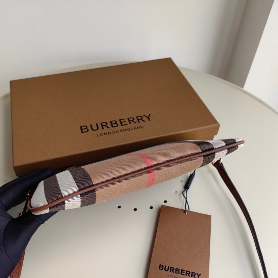 Burberry D886330