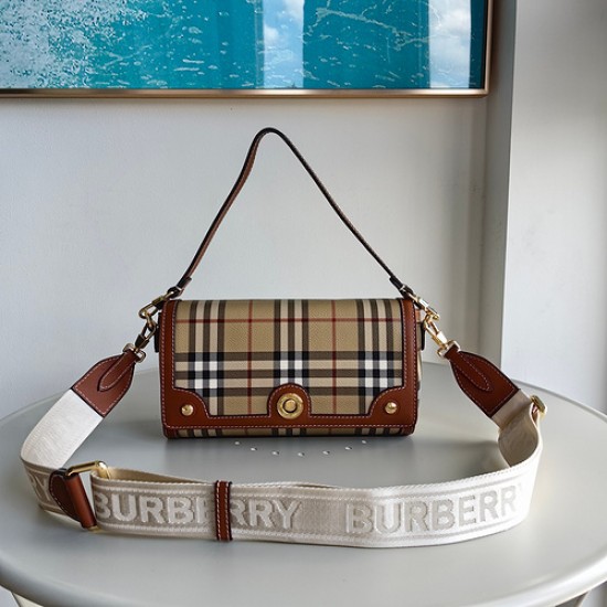 Burberry D886550