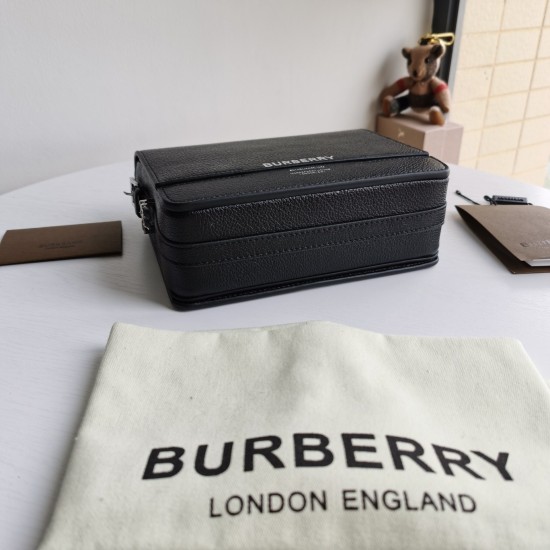 Burberry D886550