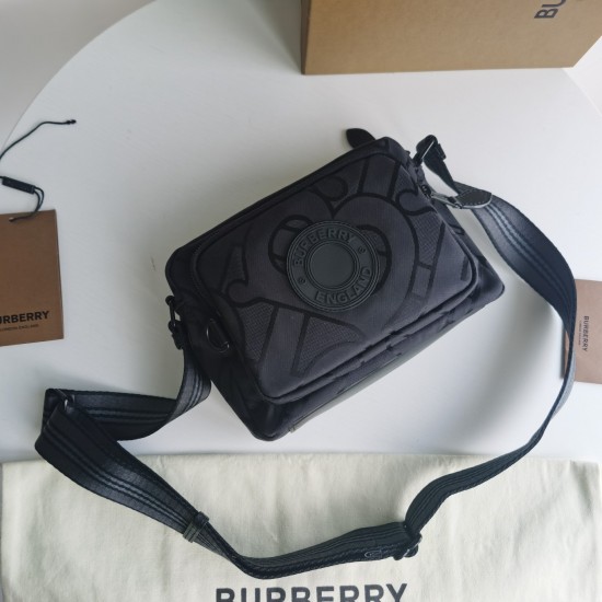 Burberry D886380