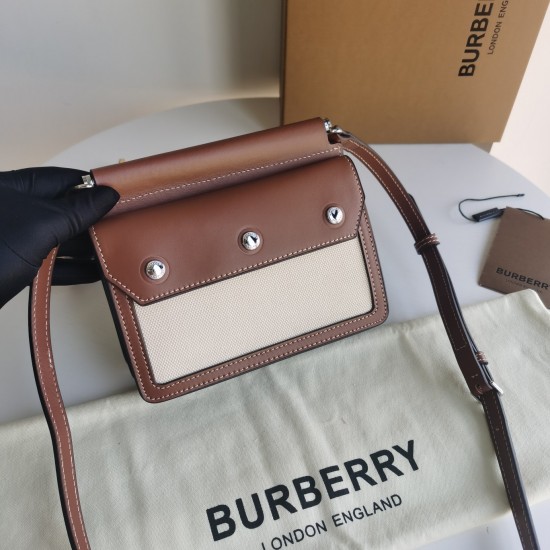 Burberry D886550