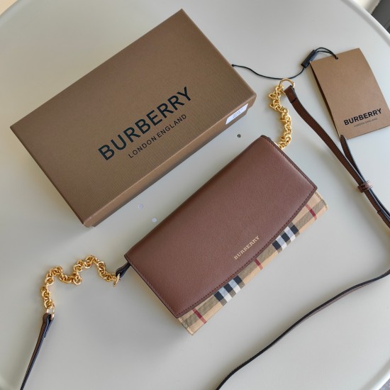 Burberry D886360