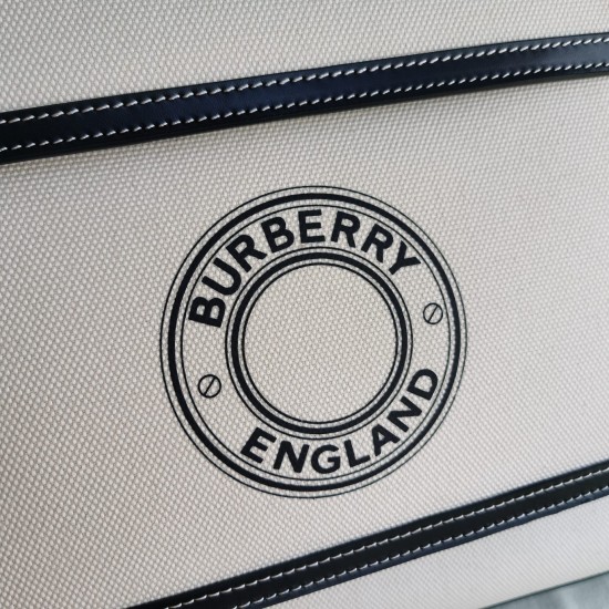 Burberry  D886650