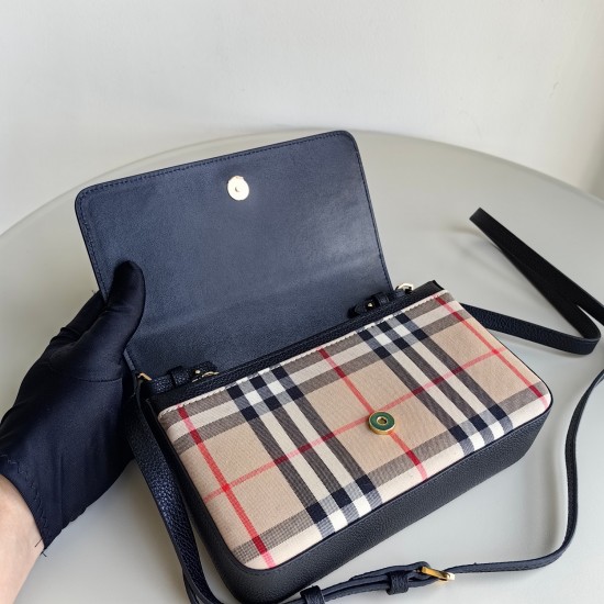 Burberry D886450