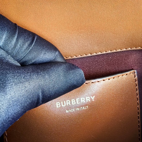 Burberry D886550