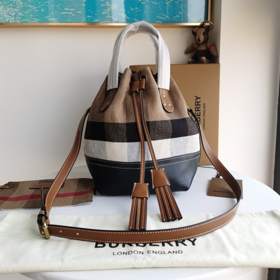 Burberry D886450