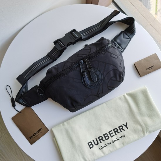 Burberry D886350