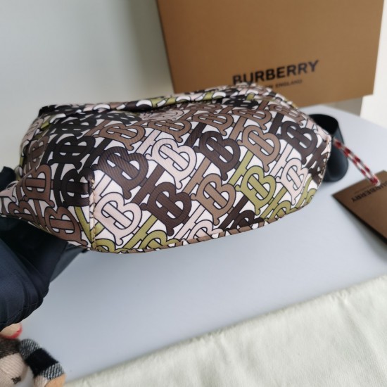 Burberry D886350