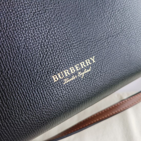 Burberry D886550