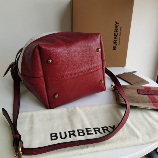 Burberry D886450