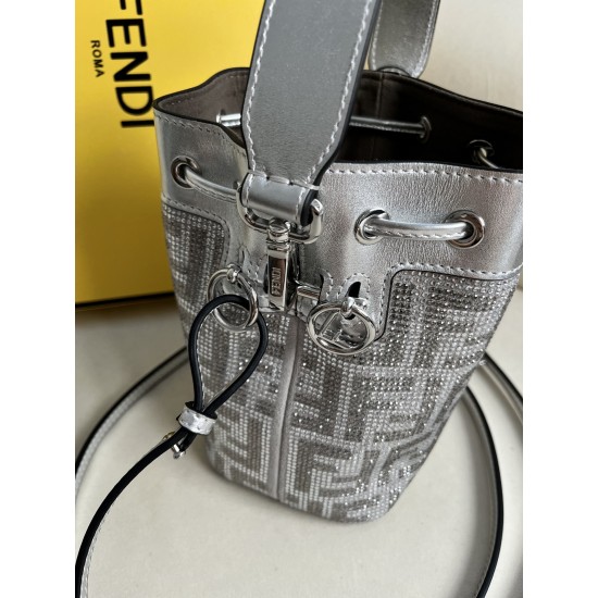 FENDI D8865550