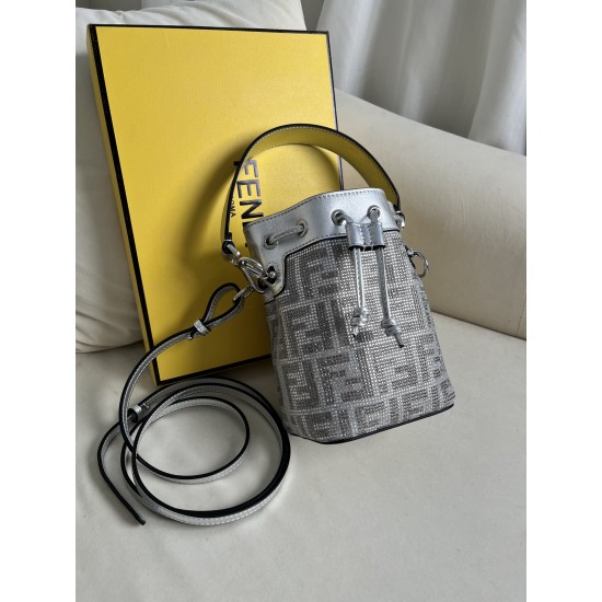 FENDI D8865550