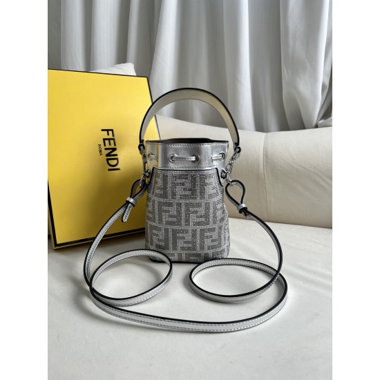 FENDI D8865550