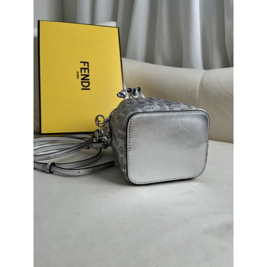 FENDI D8865550