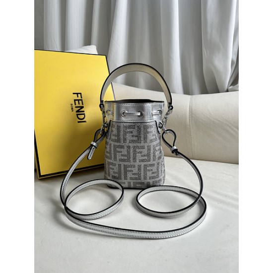 FENDI D8865550