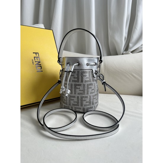 FENDI D8865550