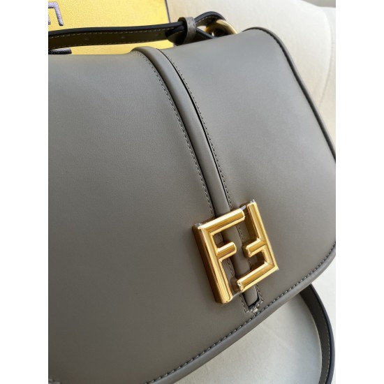 FENDI  D886700