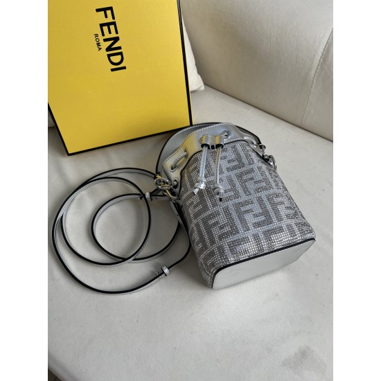 FENDI D8865550