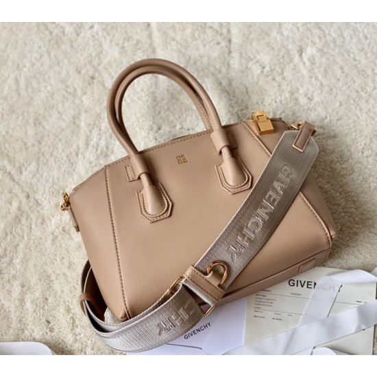 Givenchy D886480