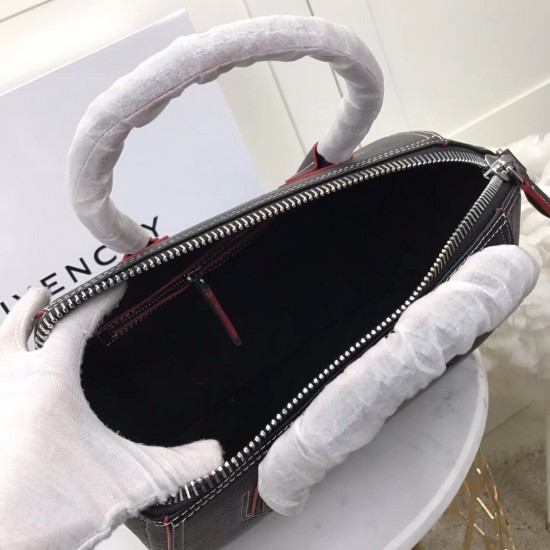 Givenchy  D886550