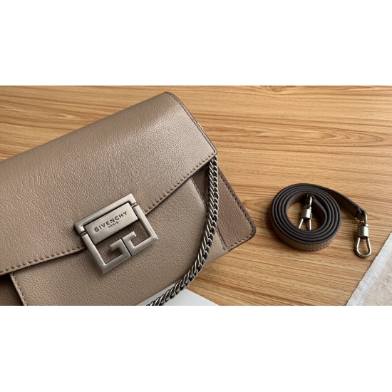 Givenchy D886130