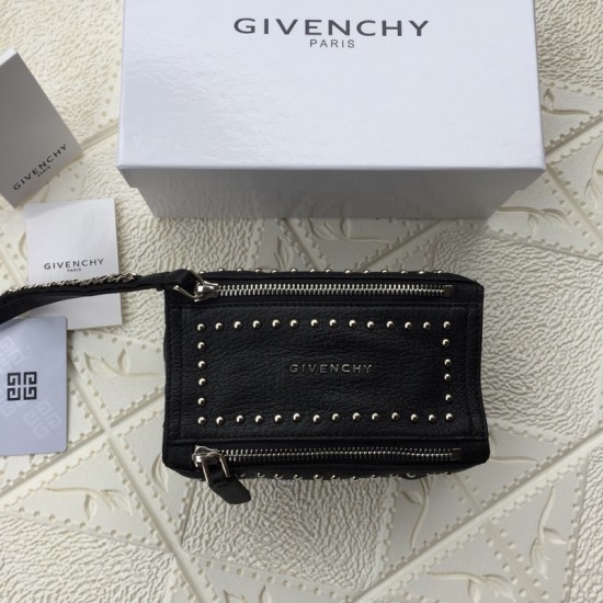 Givenchy D886260