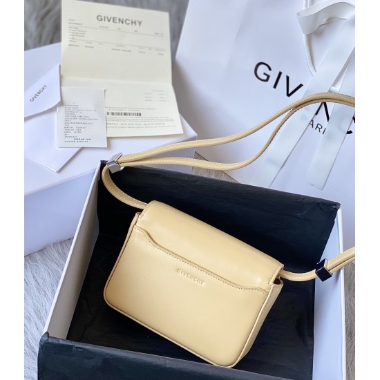 Givenchy D886450