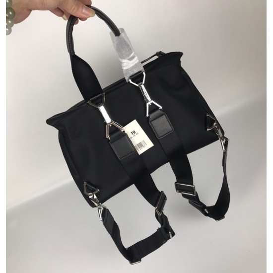 Givenchy D886300