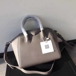 Givenchy D886430