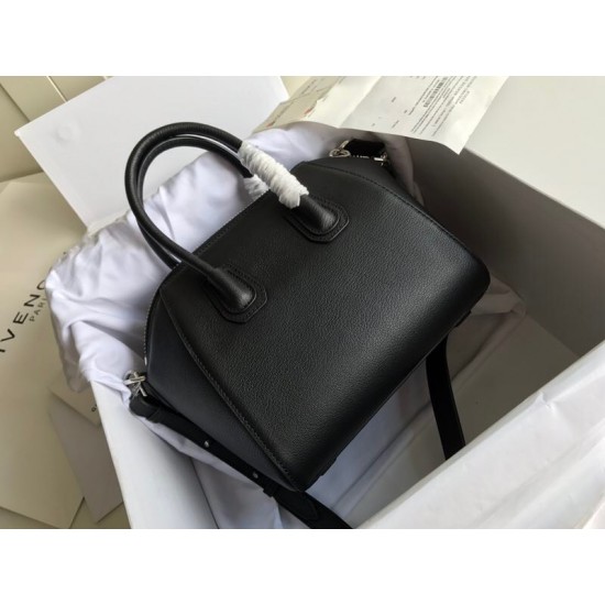 Givenchy D886430