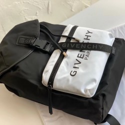 Givenchy D886350