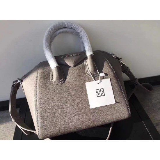 Givenchy D886430