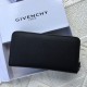 Givenchy  D886130