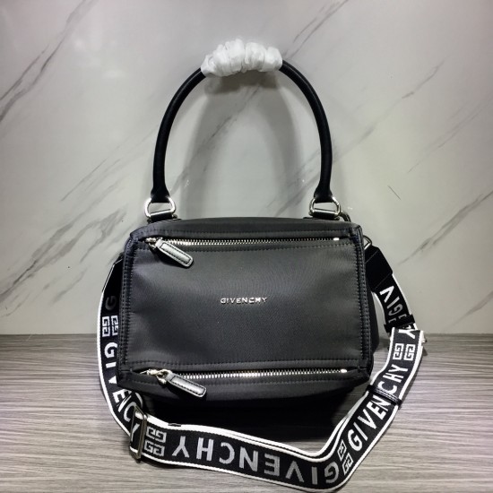 Givenchy D886300