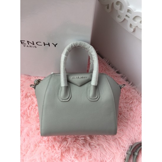 Givenchy D886430