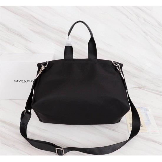 Givenchy D886360