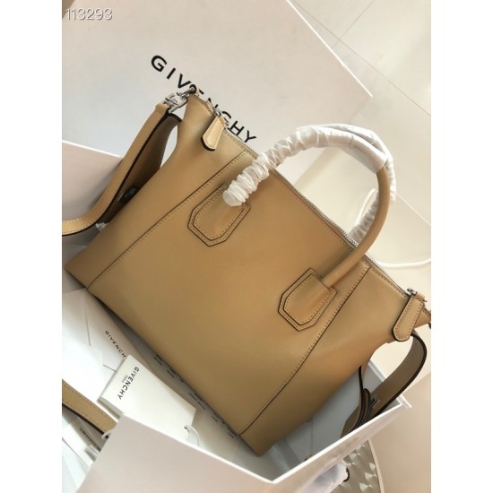 Givenchy D886750