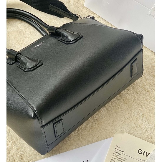 Givenchy D886480