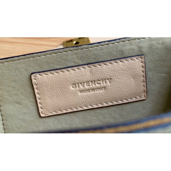 Givenchy D886130