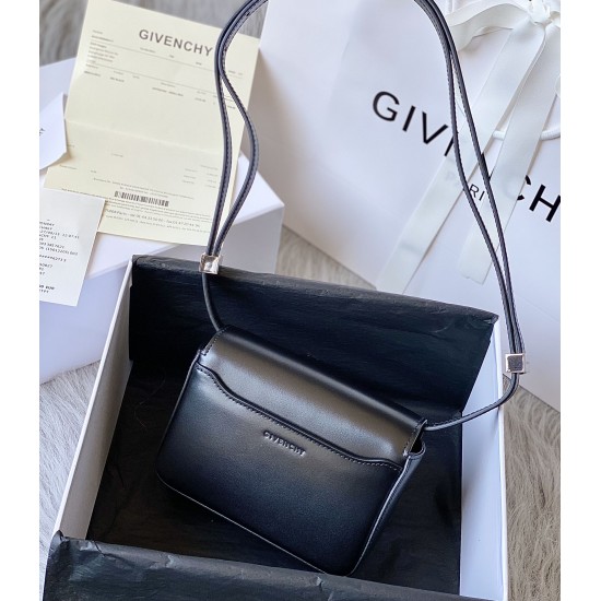 Givenchy D886450