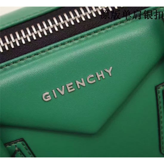 Givenchy D886270