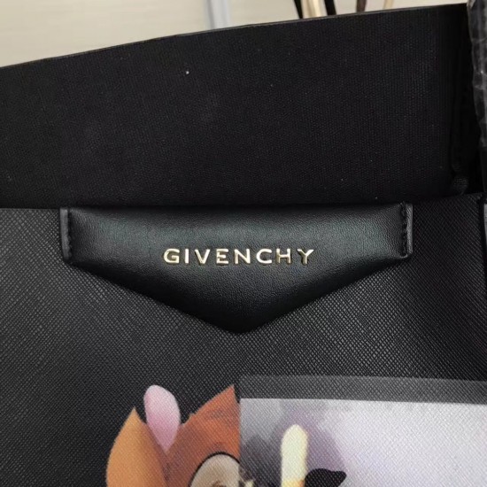 Givenchy D886350