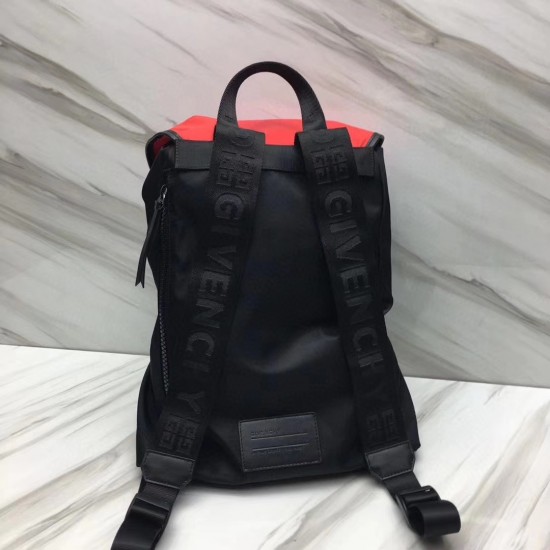 Givenchy D886350