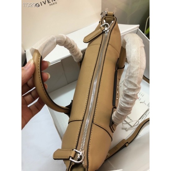 Givenchy D886750