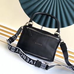 Givenchy D886380