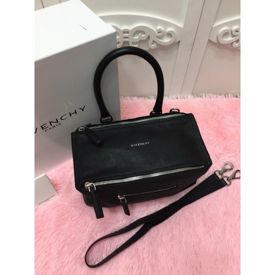 Givenchy D886480